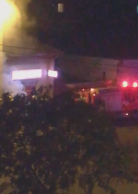 FOTO/VIDEO. Piromanul a lovit din nou în Satu Mare. Incendiu în miez de noapte