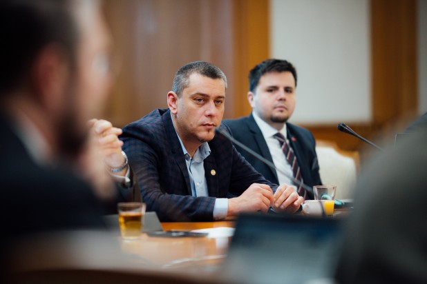 Deputatul Magyar Lóránd: sprijin pentru cultivatorii de usturoi și tomate