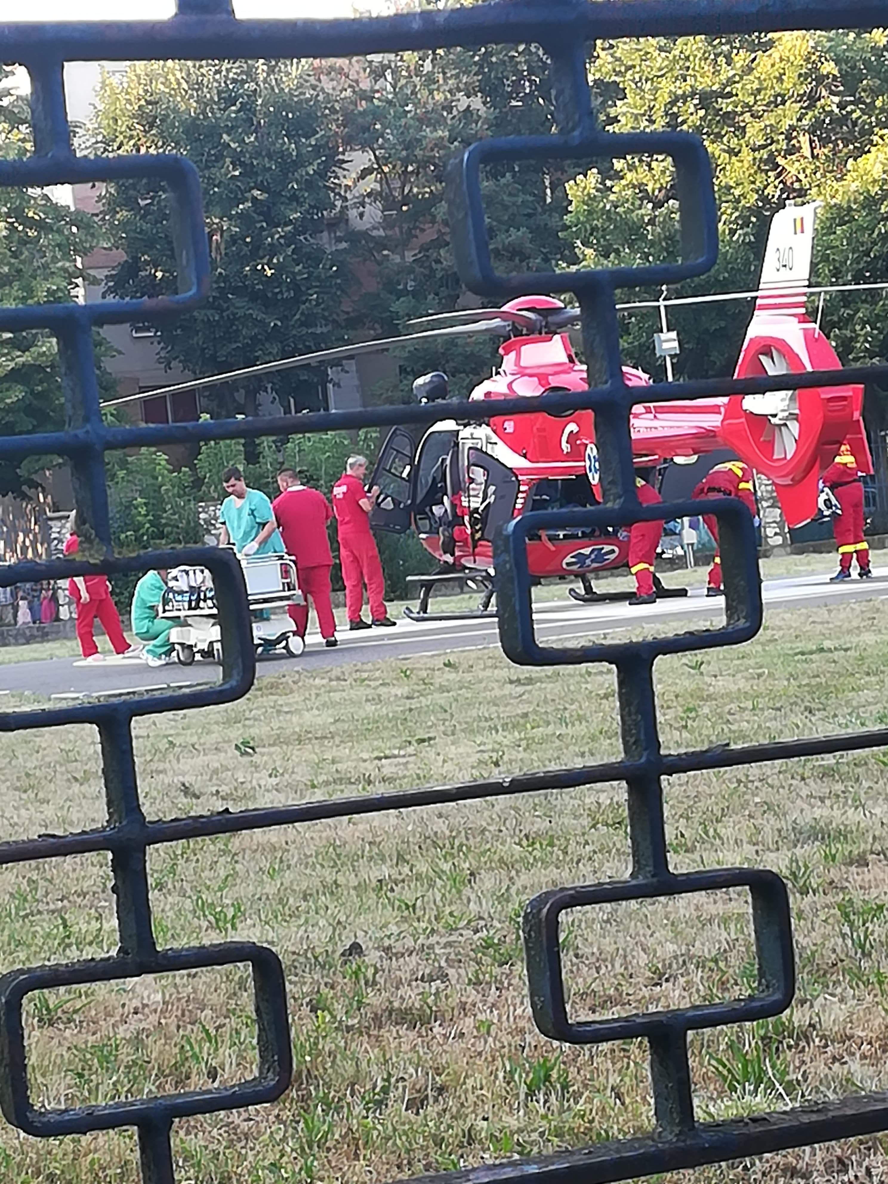 FOTO. Sătmărean în stare critică transportat cu elicopterul la Cluj