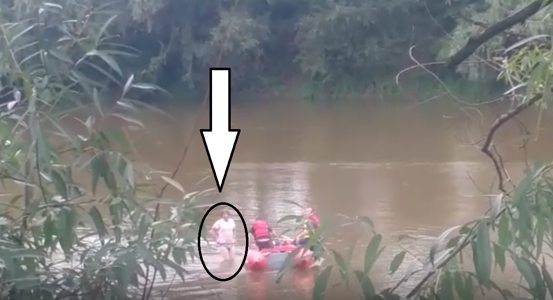 FOTO/VIDEO. EROU! Un om al străzii a salvat-o pe tânăra care s-a aruncat în Someș