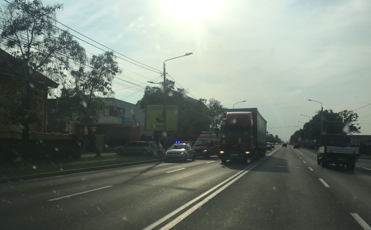 FOTO. Motociclist lovit de o mașină pe Drumul Careiului