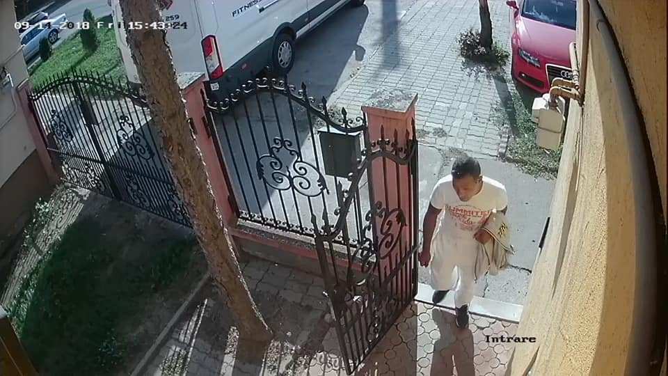 FOTOGALERIE. Așa se fură în plină zi la Carei! Tupeu maxim