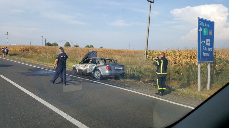 FOTOGALERIE. Mașină făcută scrum, între Satu Mare și Mădăras. Incendiu pe DN 19 A