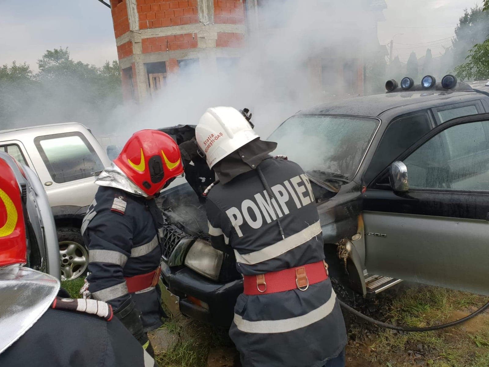 FOTO/VIDEO. Autoturism de teren făcut scrum. Pagube însemnate