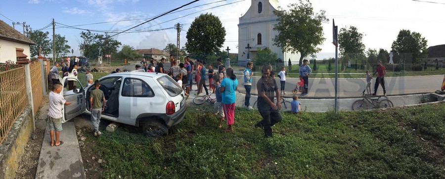 FOTOGALERIE. Accident grav în județ. O întreagă familie, la un pas de moarte