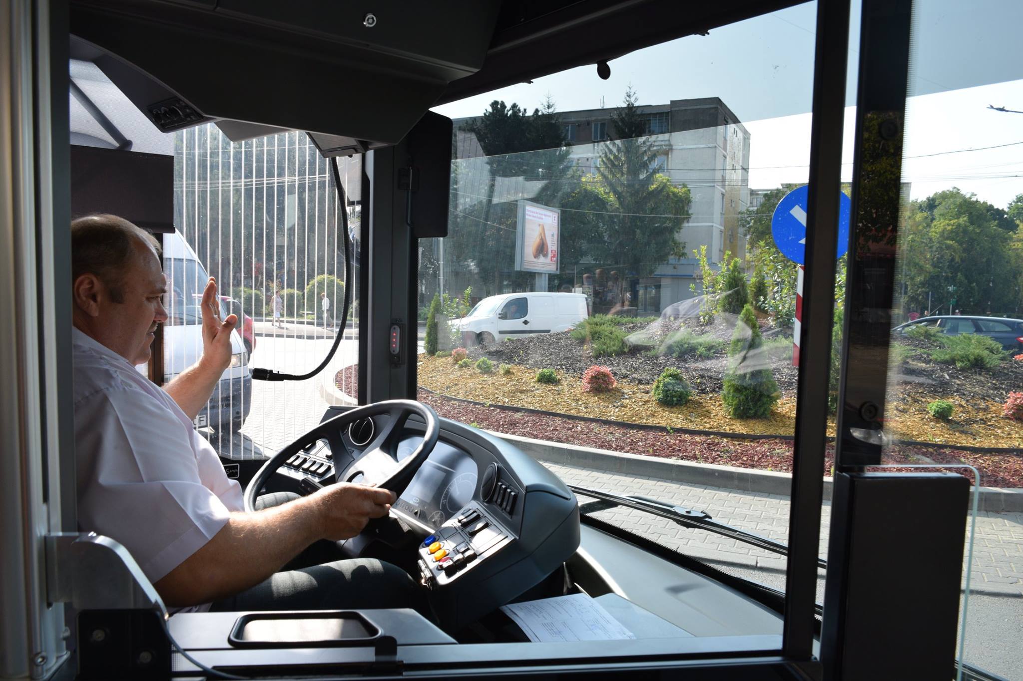 FOTO. PREMIERĂ! Autobuz hibrid, de ultimă generație, pus în funcțiune de Transurban