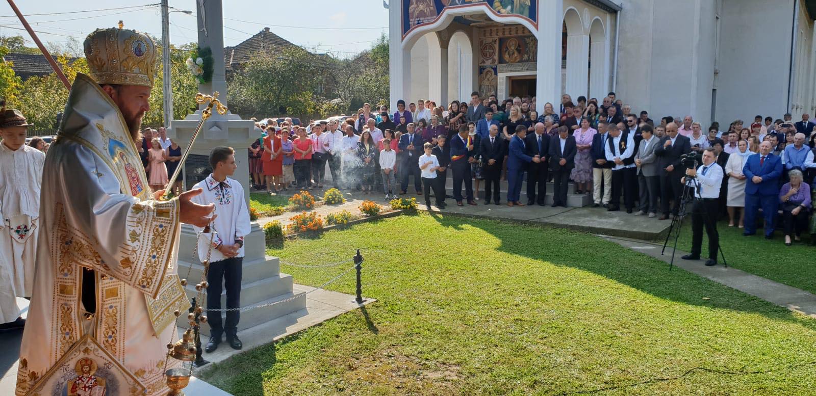 FOTO. ”Catedrala” Țării Codrului, reabilitată cu sprijinul mediului privat. A fost sfințită