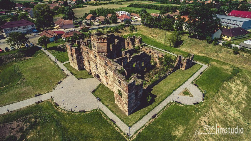 Gigantul Alu Menziken, acțiune de punere în valoare a castelului din Medieș