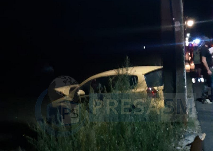 FOTOGALERIE. Accident frontal, cu trei victime. O mașină a luat foc