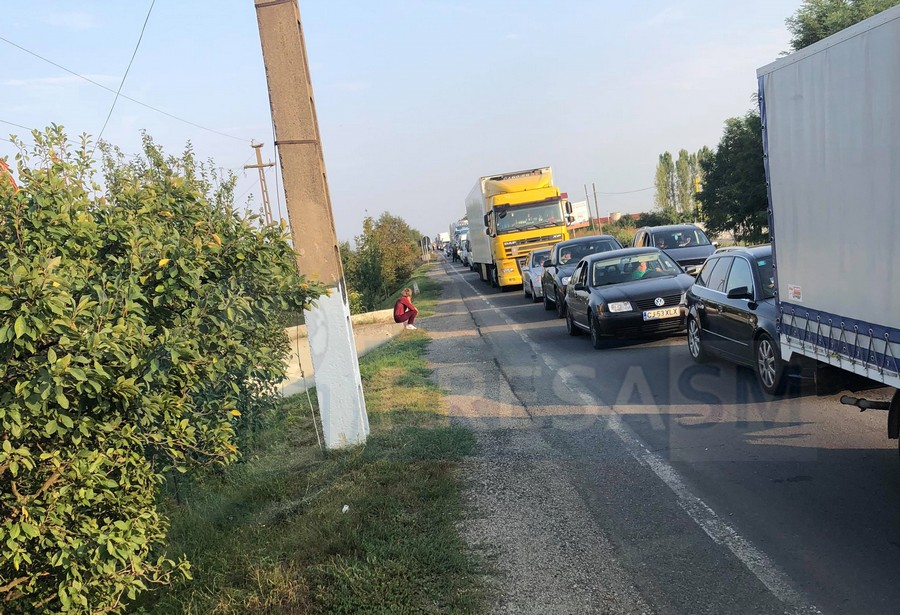 FOTOGALERIE. COD ROȘU! Cozi record în PTF Petea și Urziceni