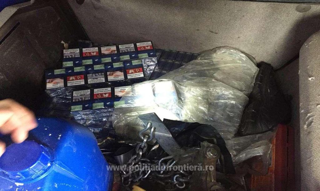 FOTOGALERIE. Câinele care a prins un TIR-ist contrabandist