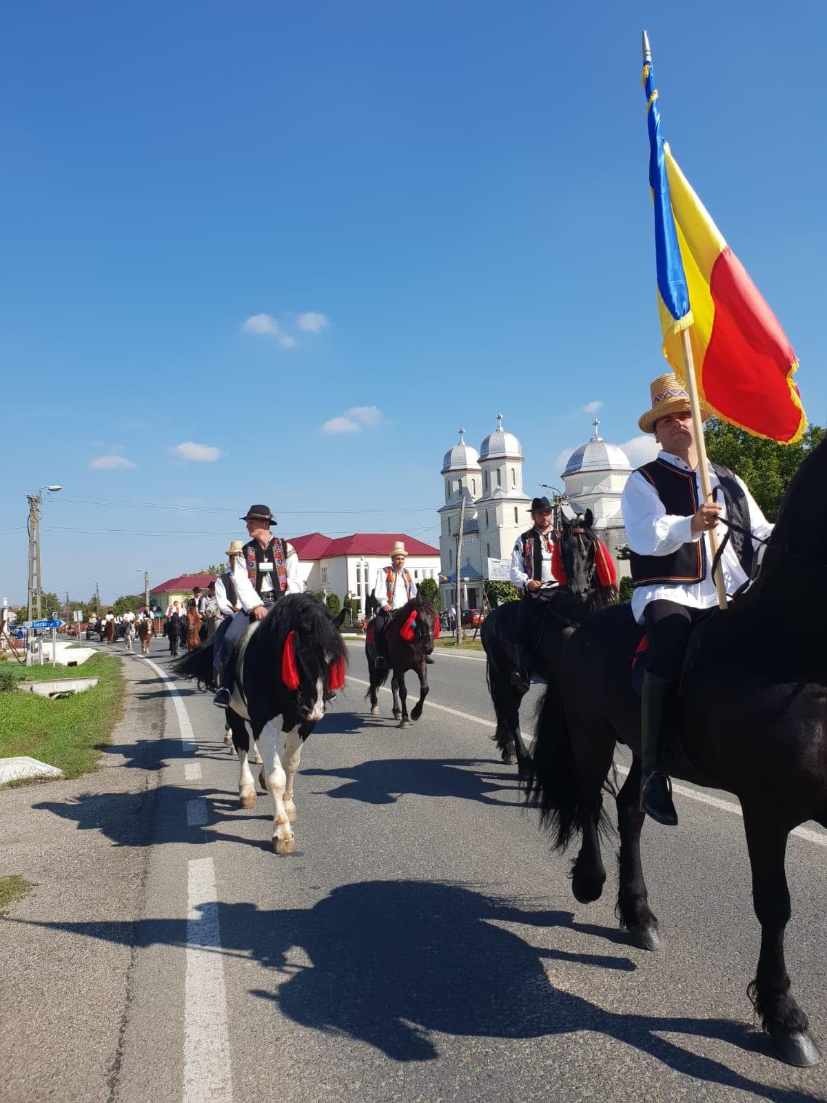FOTO. Câțiva sătmăreni pornesc călare spre Alba Iulia! Refac drumul strămoșilor