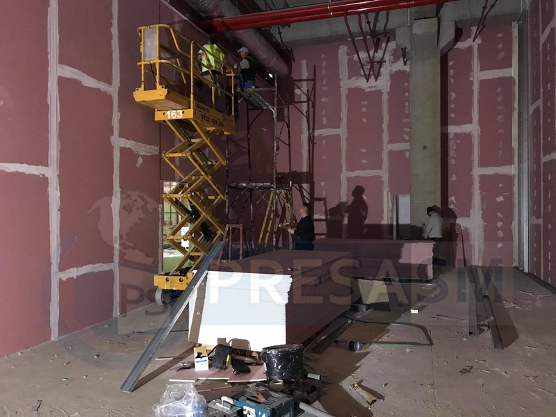 FOTO. Lucrări intense în interiorul mall-ului NEPI. Smiley și Gașca Zurli, la deschidere