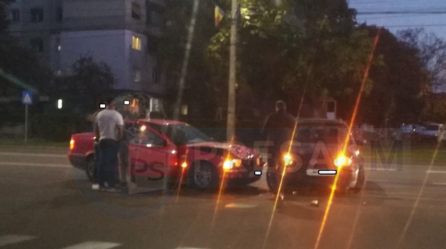 FOTOGALERIE. Accident pe Drumul Careiului. Impact între un BMW și un VW