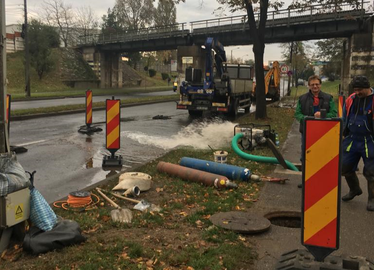 FOTO. Defecțiune majoră a Apaserv. O mare parte din Satu Mare, lăsat fără apă