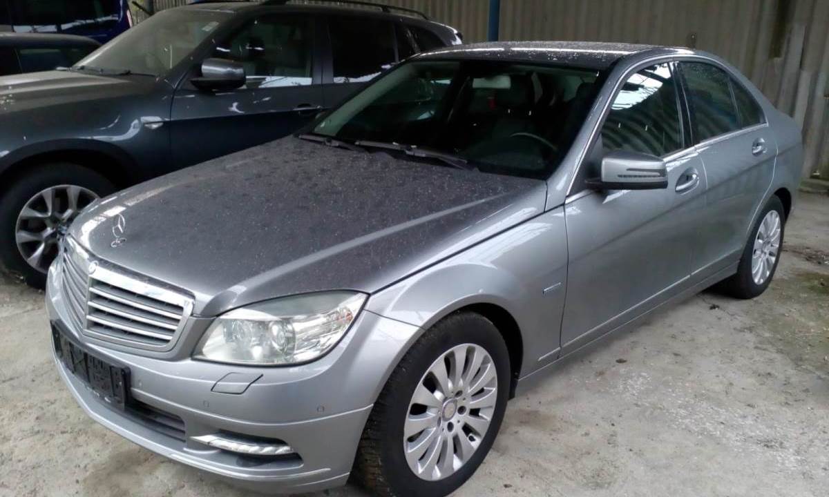 FOTO. Cum se aduc în Satu Mare, direct prin vamă, mașinile furate