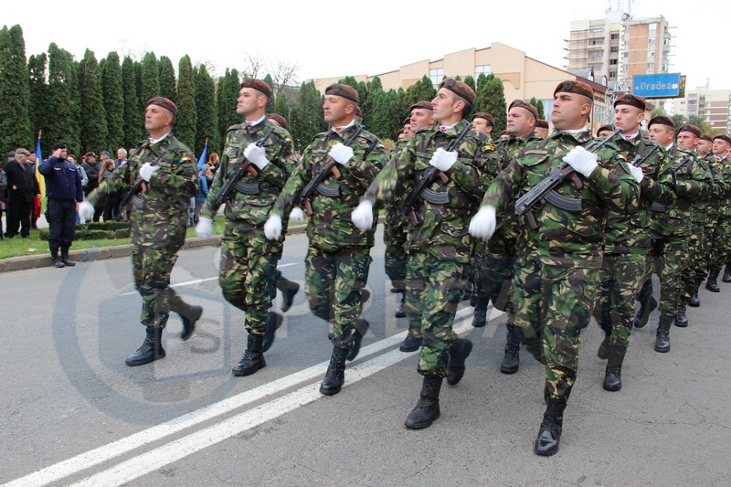 Unde s-a ajuns! Armata angajează soldați fără examen, cu zece clase, în Satu Mare!