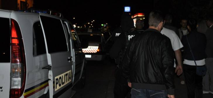 Bătaie între femei în fața unui local din centrul Sătmarului. A intervenit Poliția