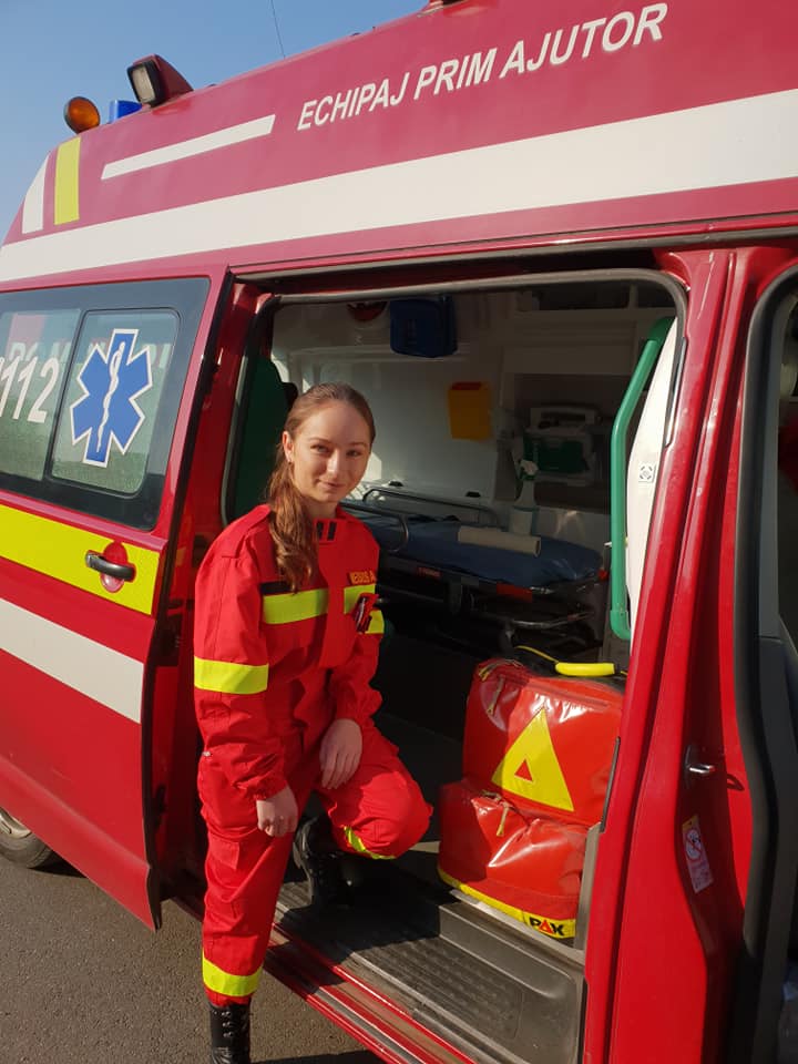 FOTOGALERIE. Tânăra voluntară care salvează oameni din pasiune, în județul Satu Mare