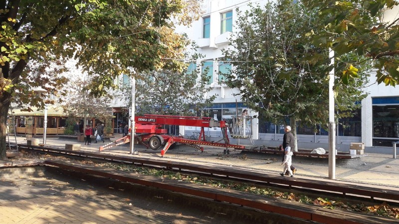 FOTOGALERIE. Centrul nou al Sătmarului va fi iluminat total de Sărbătorile de Iarnă