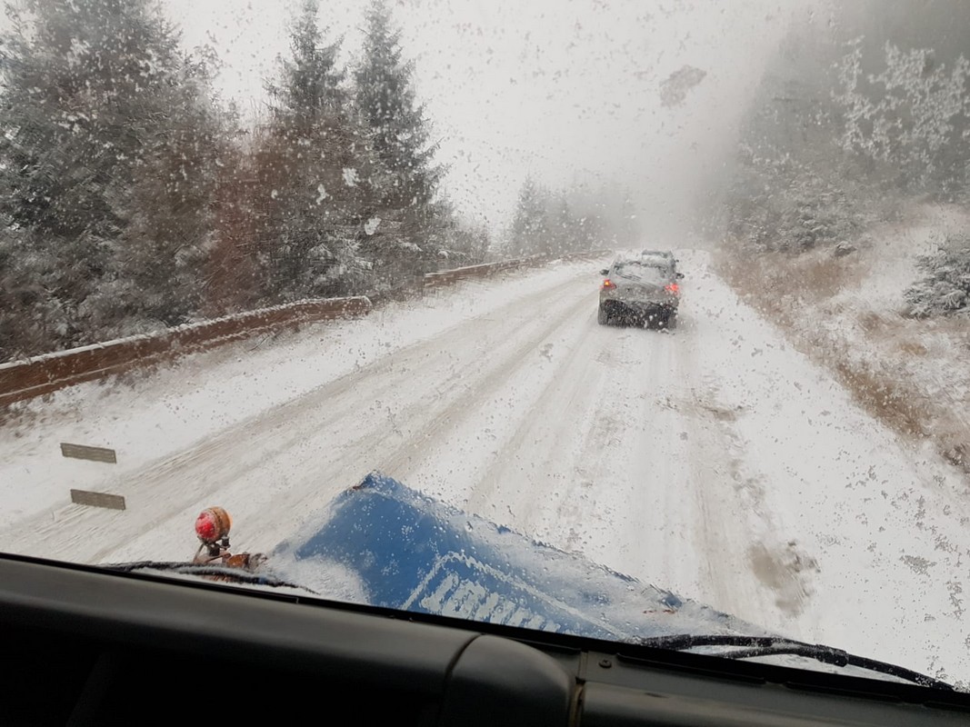 FOTO. Pompierii avertizează: Urmăriți buletinele meteo! Jumătate din țară, sub imperiul primelor ninsori