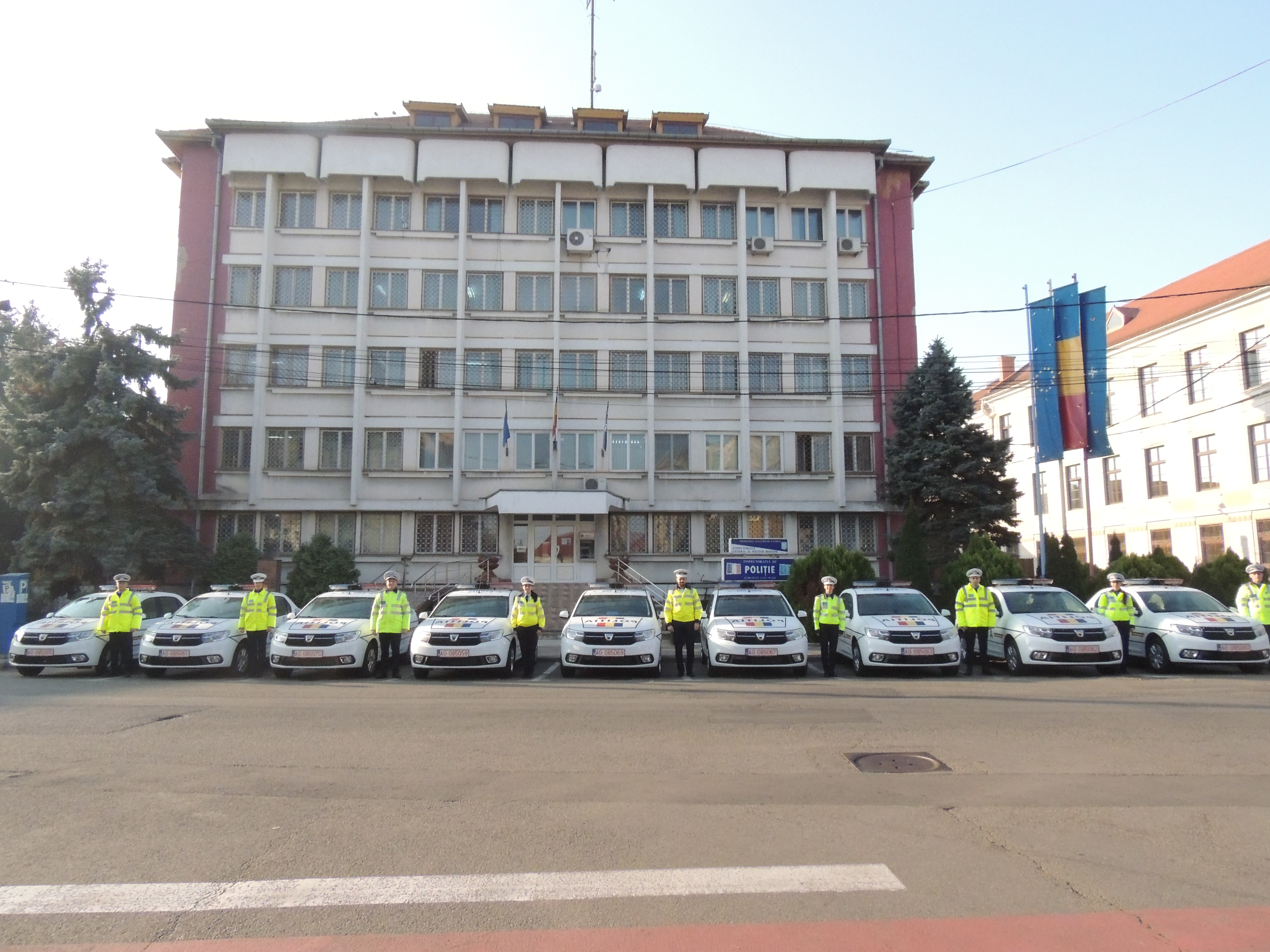 Imnul României, pus de polițiști la megafoane, ca mulțumire pentru cei care respectă carantina