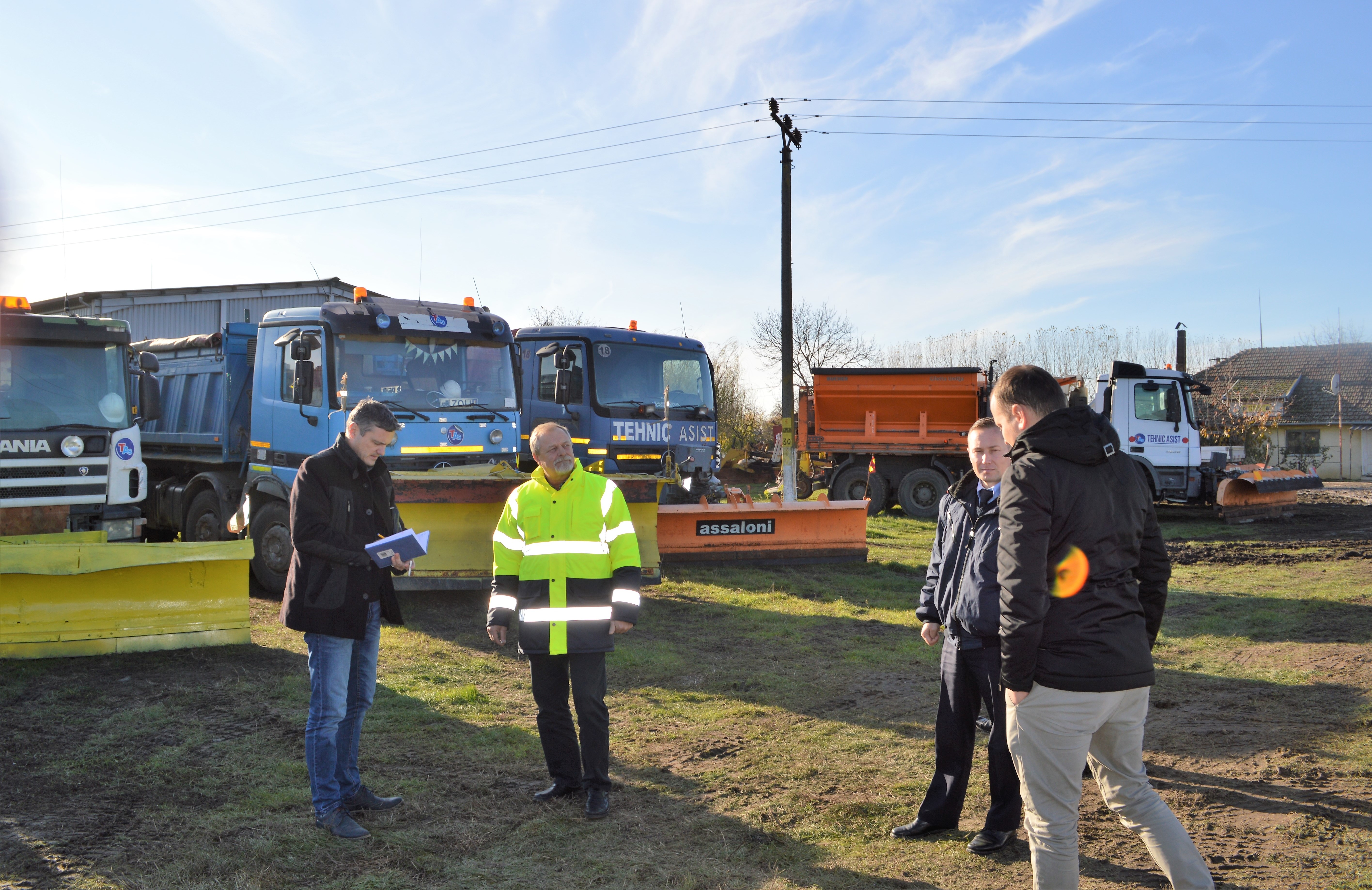 FOTO. Deszăpezirea, făcută de o firmă în INSOLVENȚĂ în județul Satu Mare