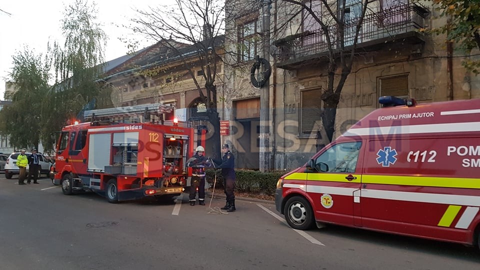 FOTO/VIDEO. Alarmă de incendiu în centrul Sătmarului. Pompierii au intervenit în forță
