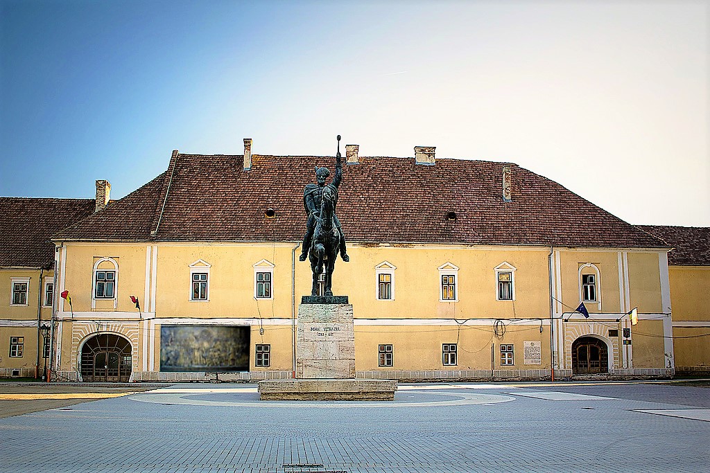 FOTO. Reședința principilor Transilvaniei, restaurată de o firmă din Satu Mare