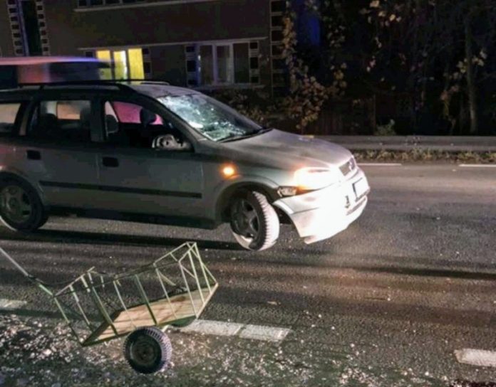 FOTO. Accident teribil! Femeie spulberată de o mașină. A decedat pe loc