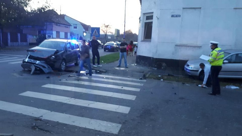 Accident LIVE la Satu Mare. Camerele de supraveghere arată momentul impactului