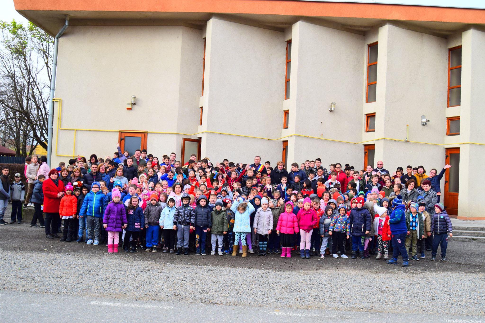 INEDIT! Capsulă a timpului într-o comună din județ! Toți cetățenii sunt invitați la ”imortalizare”