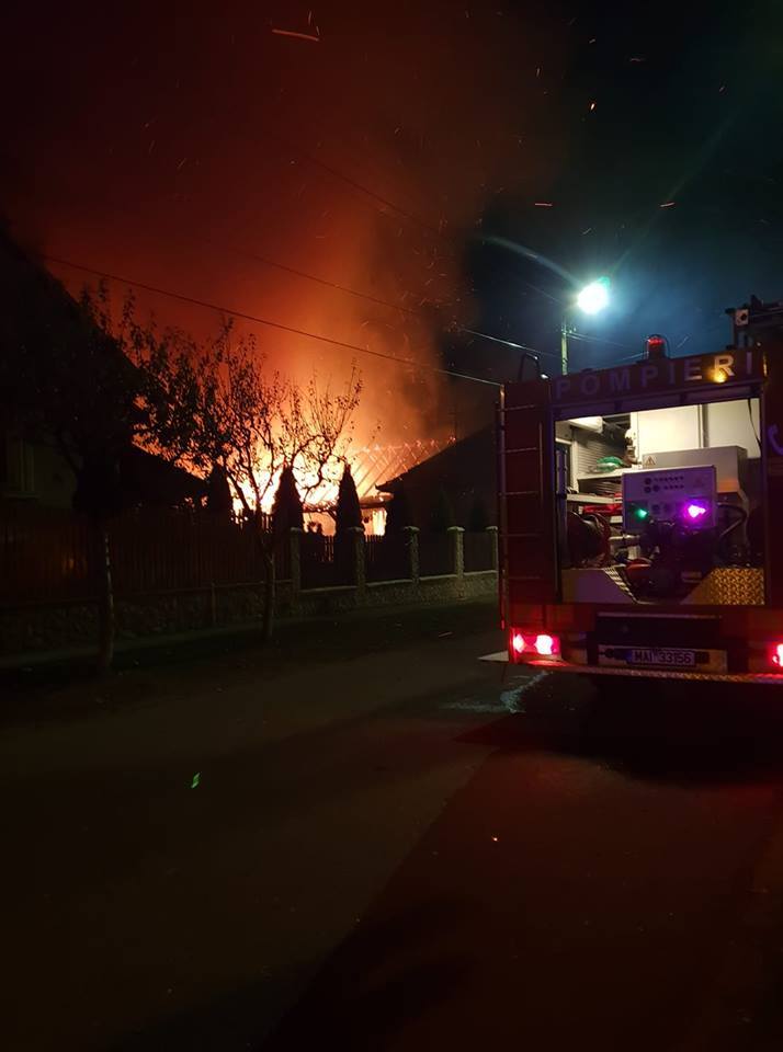 FOTO/VIDEO. Cum sunt ”frânați” pompierii să stingă incendiile. Pericol la Tășnad