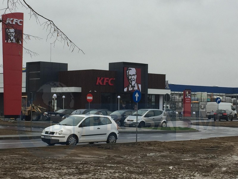 PREMIERĂ. KFC-ul de pe Drumul Careiului, deschis în decembrie. S-a făcut recepția
