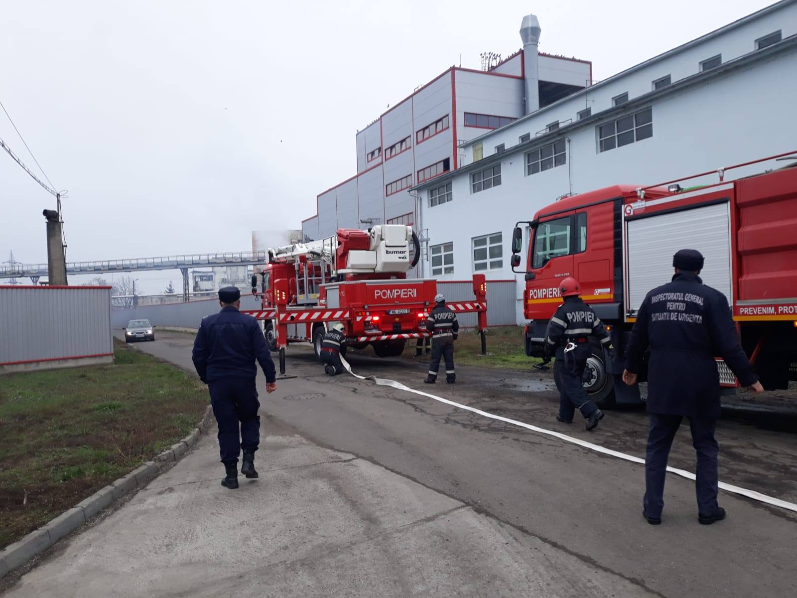 FOTOGALERIE. ”Explozie” și ”incendii” la cea mai mare fabrică de ulei din județ (EXERCIȚIU)