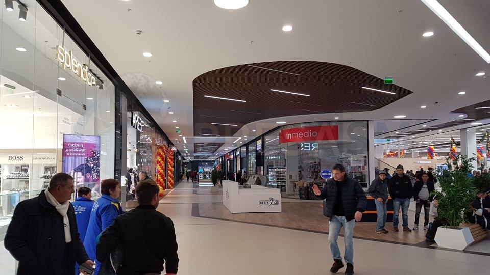 FOTO/VIDEO. Imagini în premieră de la deschiderea NEPI mall Satu Mare