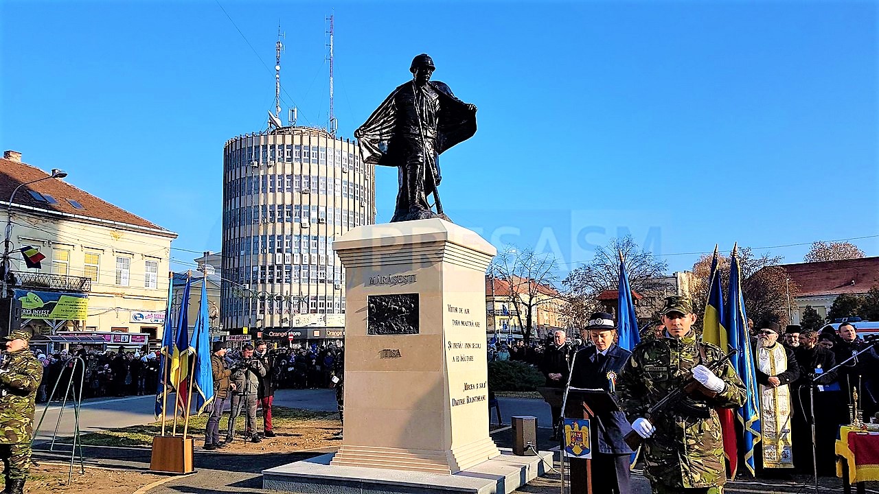 FOTO/VIDEO. Monumentul Eroului Necunoscut, dezvelit la Satu Mare: "Cu prețul vieții lor, au făurit o Românie puternică"