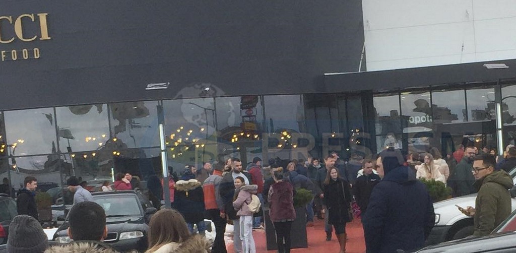 O nouă alarmă de incendiu la mall-ul NEPI. Pompierii nu știu nimic