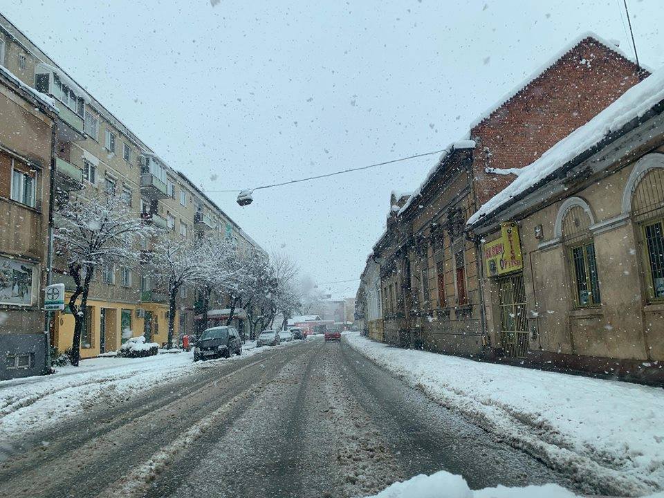 FOTO. Primăria Satu Mare: ”Toate arterele sunt sigure, se circulă în condiții de iarnă”
