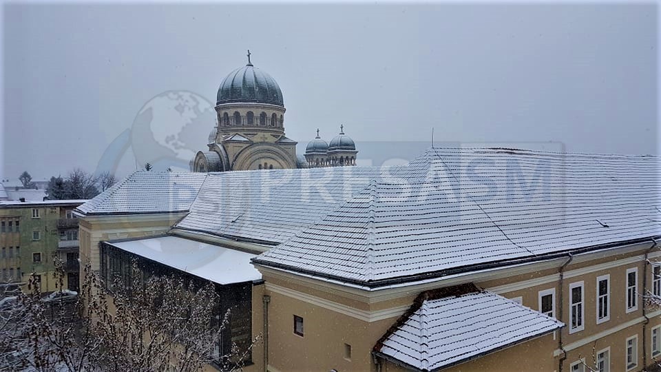 FOTO. Ninsoare și lapoviță la Satu Mare. Prognoza meteo pentru finalul de săptămână
