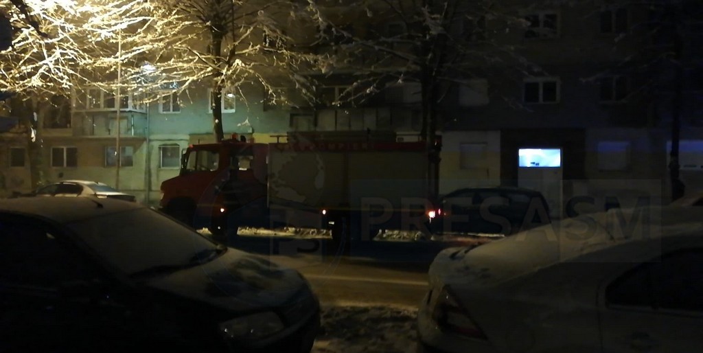FOTO/VIDEO. Intervenție haioasă a pompierilor în Cartierul Micro 17