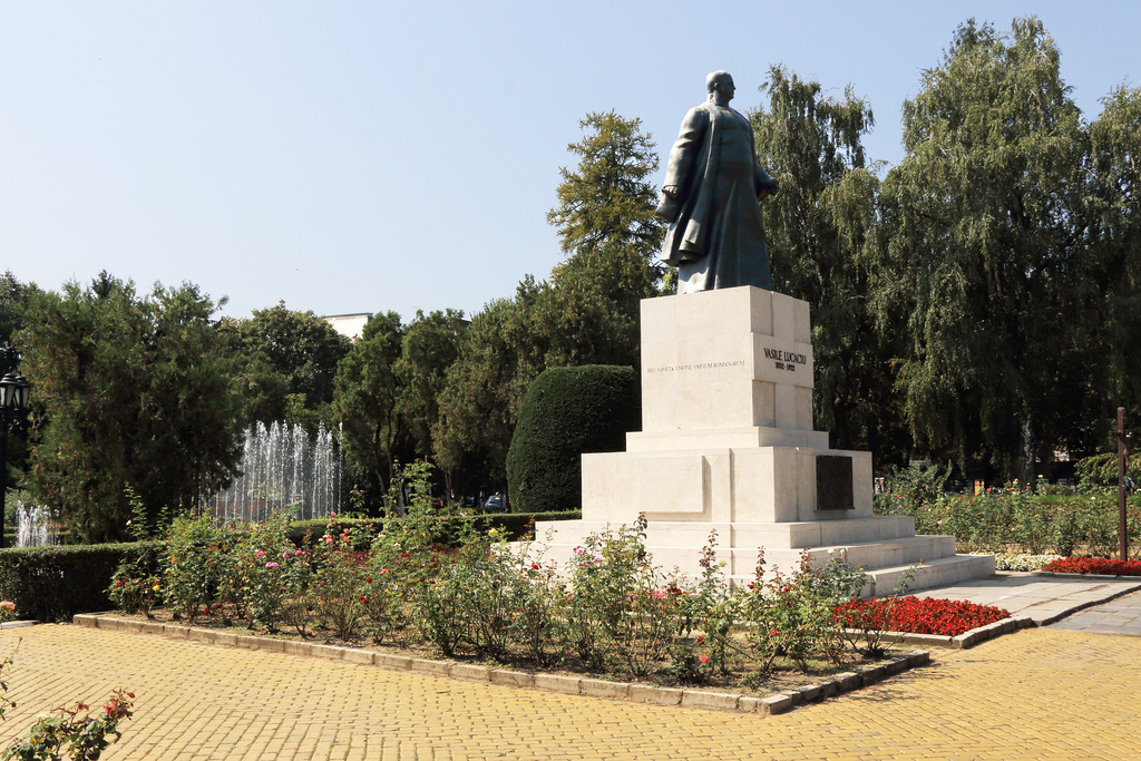 Primarul Gábor Kereskényi demontează o știre falsă. Statuia lui Vasile Lucaciu va rămâne punctul de reper al Pieței Libertății