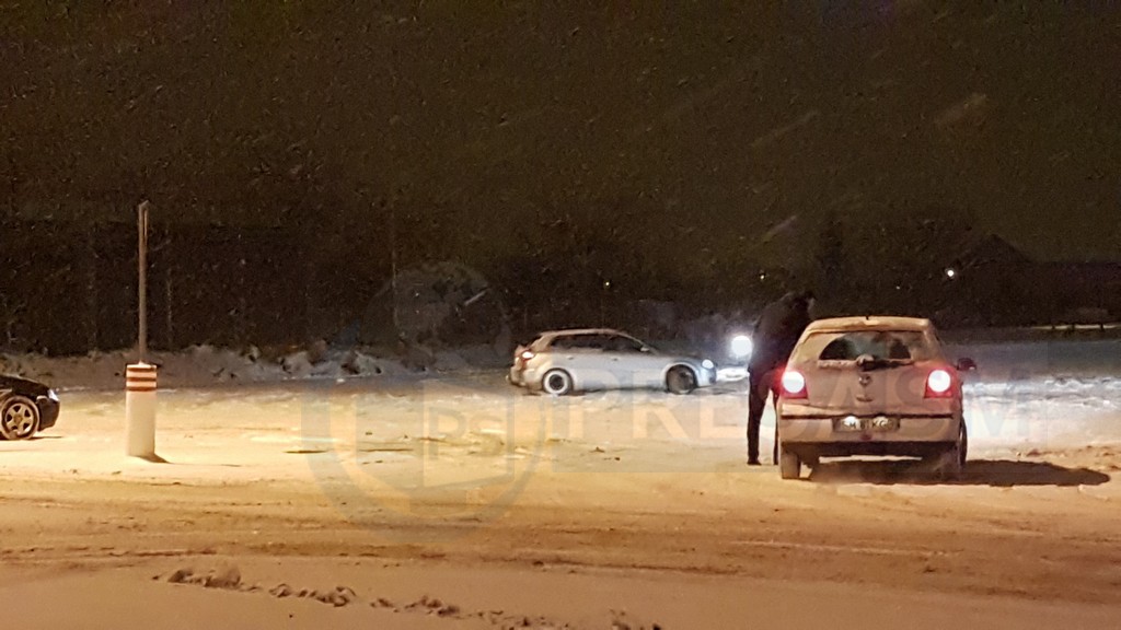 VIDEO. Fast and Furios de Satu Mare. Drift-uri în parcarea de la Praktiker