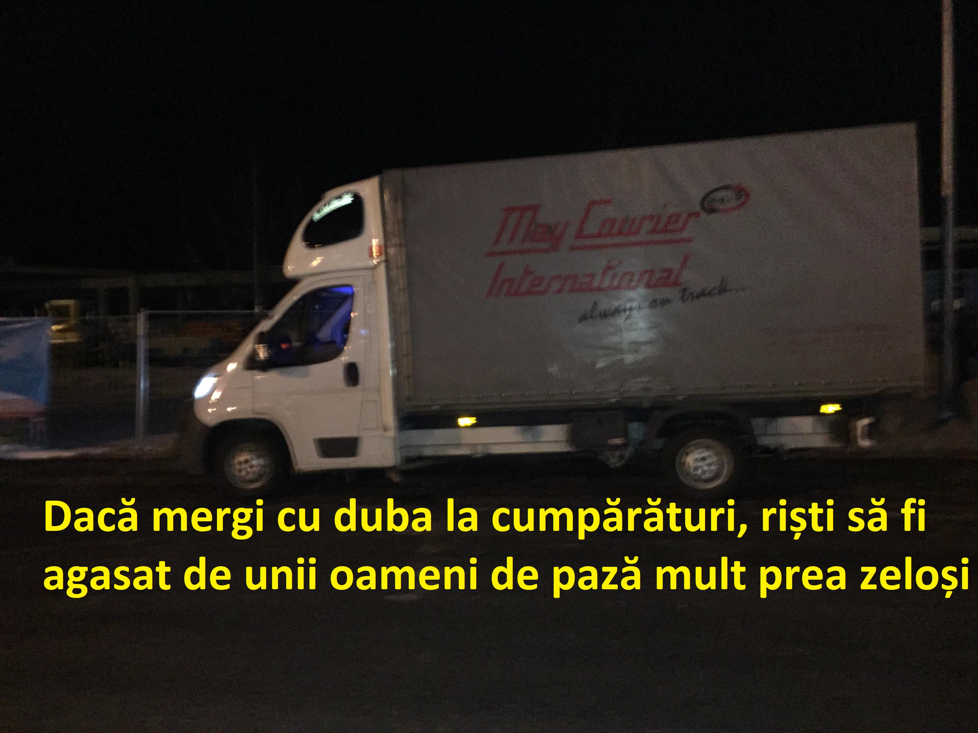 VIDEO. Cum sunt agasați clienții unui supermarket de către un angajat al firmei de pază