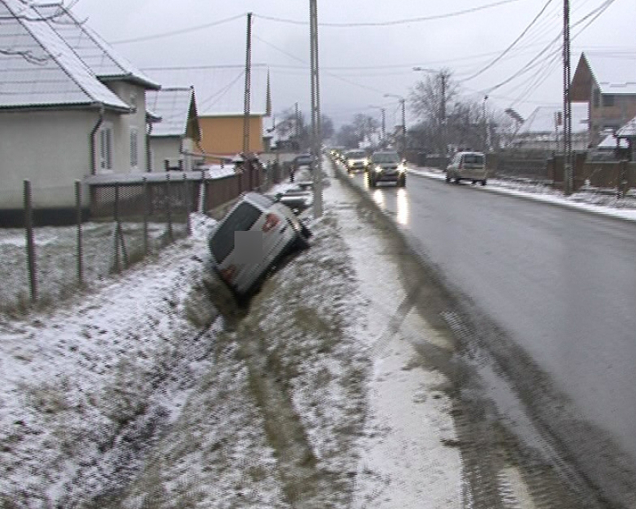 Ghinion pentru un șofer sătmărean. A ajuns cu mașina în șanț și s-a ales cu dosar penal