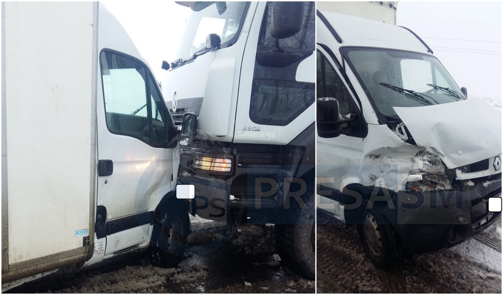 FOTO. Accident în județ. Impact frontal între un camion și o autoutilitară
