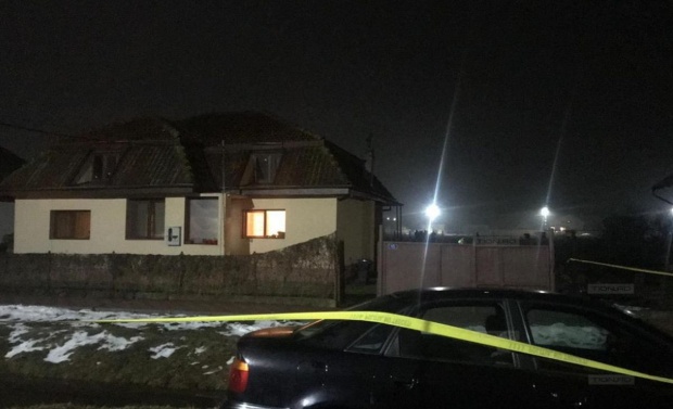 FOTO. Crimă înfiorătoare. Părinte decapitat cu drujba, cu copiii în casă