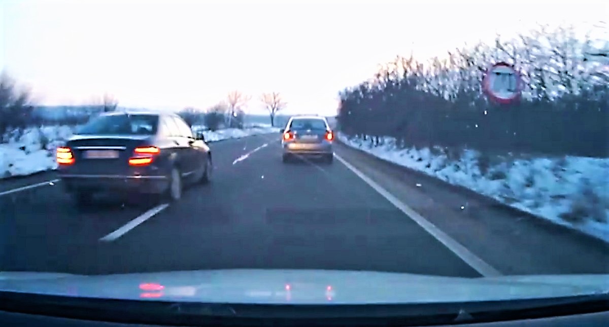 VIDEO. Depășiri riscante, surprinse pe DN 19, între Satu Mare și Oradea