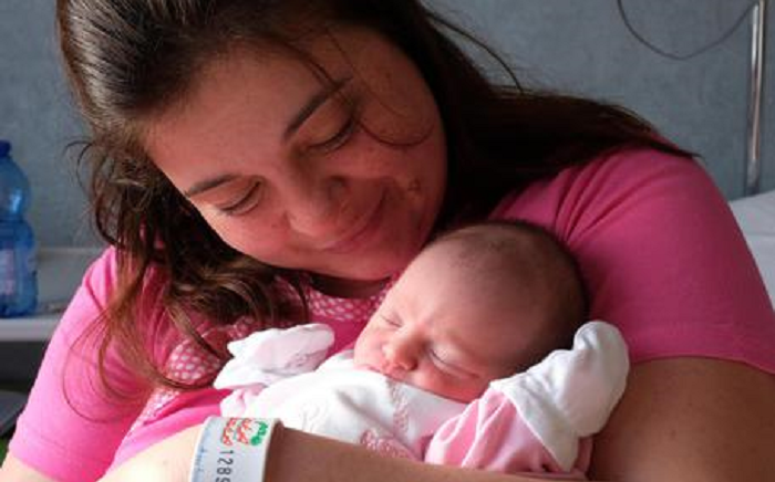 FOTO. Aurora, fetiţa unor români, primul bebeluş născut în 2019 în Italia