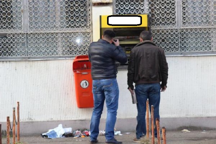 ANCHETĂ. Carduri golite în timp record de doi sătmăreni. Mai multe victime prăduite